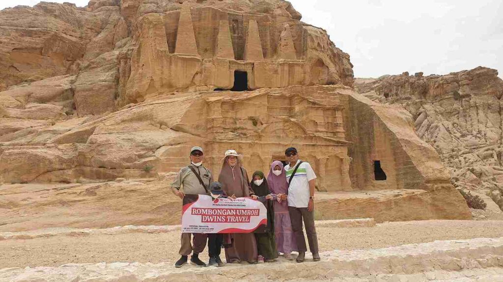 travel umroh Gunung Kaler