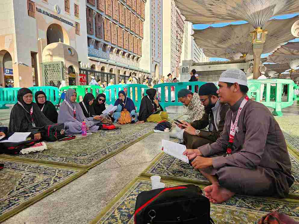 travel umroh Sawah Besar